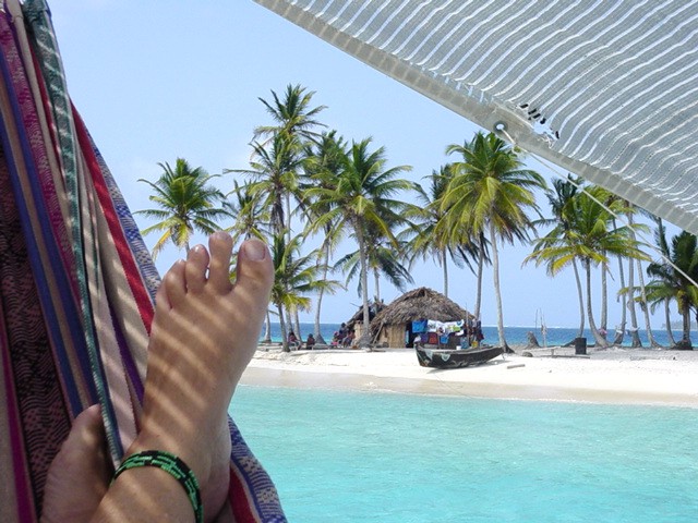 Descansando frente al mar en San Blas, Panamá